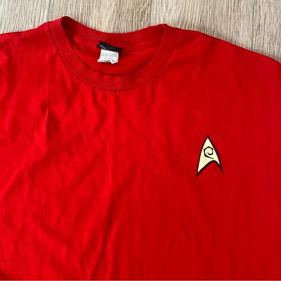 2013 Star Trek Command Uniform Red CBS Studios T-Shirt Size 3XL - Picture 4 of 10